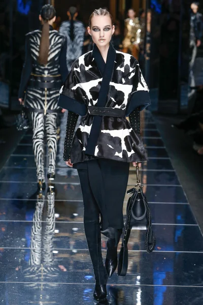 Look 44